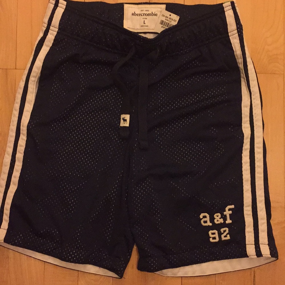 🔥Abercrombie Kids shorts size L